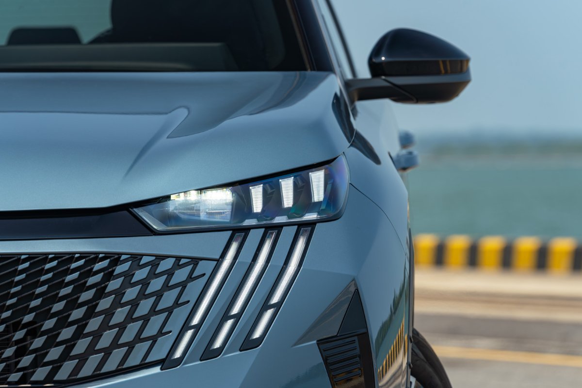 Thiết kế ngoại thất ấn tượng của Peugeot 5008 GT