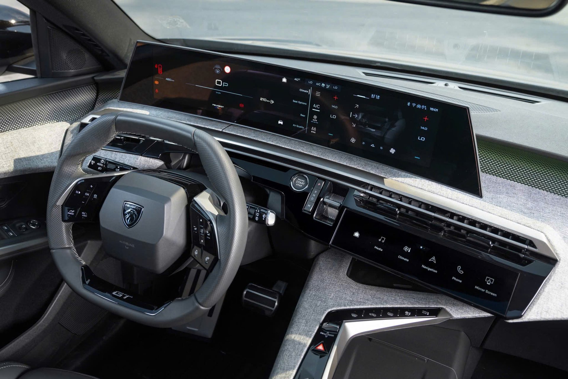 Peugeot All New 3008 GT Cụm màn hình cong Panoramic kích thước lên tới 21 inch